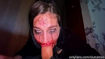 Putar Resident evil: desa daniela mengisap ayam protagonis dan bermain dengan spermanya yang keras