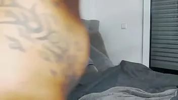 تشغيل تعال هنا ... خذ اللقاح الصبي ....