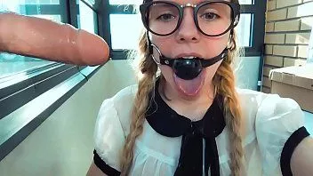 Riproduci Vuoi guardarmi mentre faccio deepthroat...