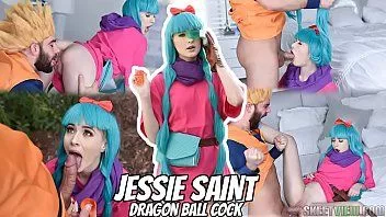 再生 ジェシー聖人のコスプレドラゴンボールコック-ローガンピアスは9000を超え、ジェシー聖人の奥深くで絶頂し、彼女に乱雑な中出しを与えます。パイパンの小さなおっぱいティーンは、アニメのキャラクターに扮したままクリームがいっぱいになります。