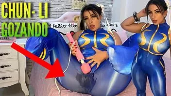 تشغيل مثير تأثيري فتاة ترتدي زي تشون لي من قتال الشوارع اللعب معها هيتاشي هزاز كومينغ ونقع سراويل داخلية وسراويل لها ahegao