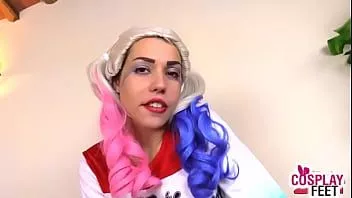 再生 ハーレー・クインのコスプレイヤーがパンストを使用