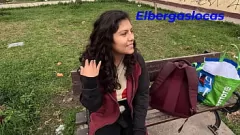 Reproducir Contrata a mi amiga sexy para una sesión de fotos y termina follándola.