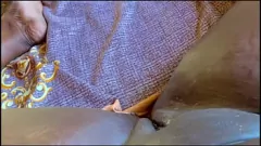 play Zeița Ebony se bucură de dildo: o experiență solo
