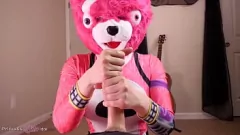 Играть Cumshot Handjob Games: Nerd Cosplays в качестве лидера команды Cuddle Элли Идол