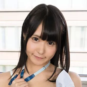 Star du porno Nozomi Momoki