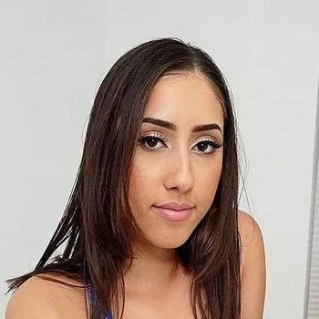Pornoster Kira Perez